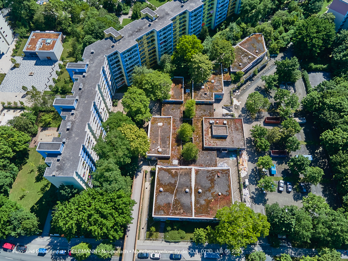 06.07.2021 - Einkaufs- und Wohnzentrum Quiddestraße in Neuperlach